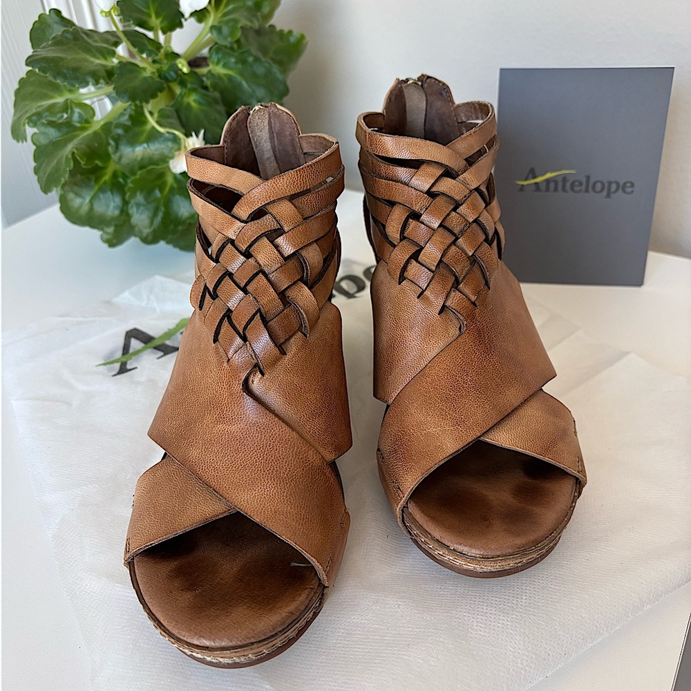 Antelope Tan Leather Gladiator-Style Wedge Sandals, Sz EU 37/US 6-6.5